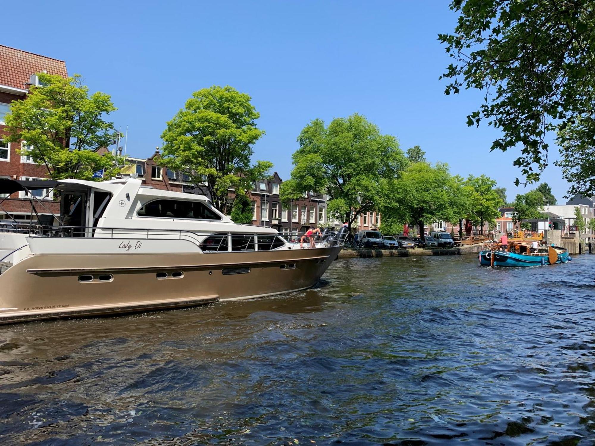 Canal View Stay Amsterdam Exterior photo